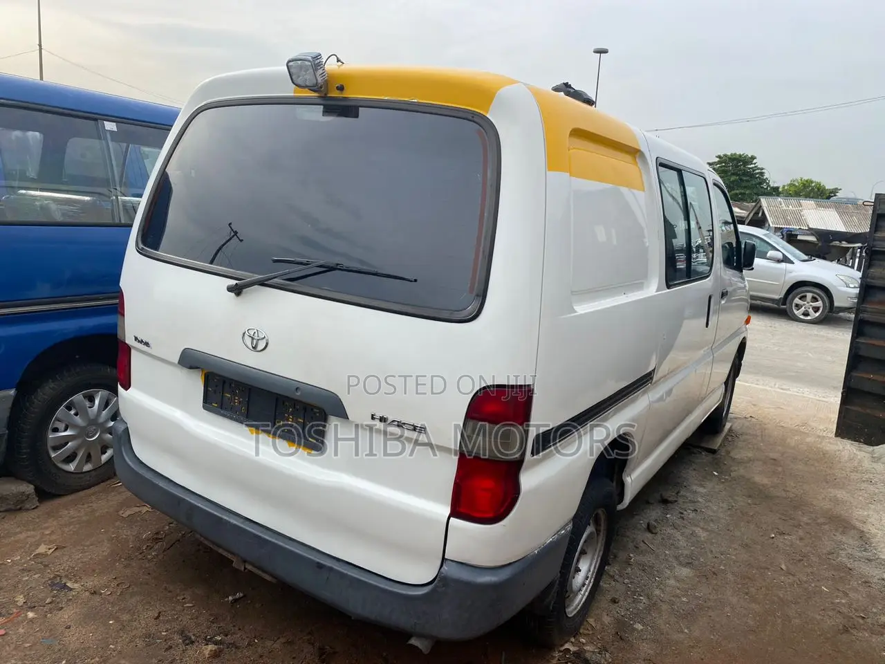 Toyota HiAce 2005 White