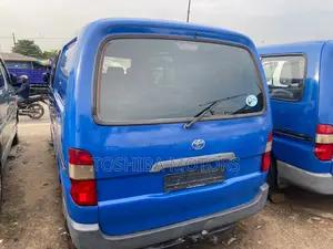 Toyota HiAce 2003 Blue