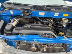 Toyota HiAce 2003 Blue