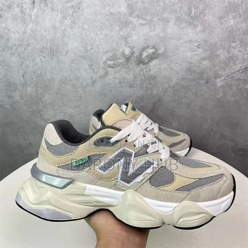 Best Quality NEWBALANCE Classy Unisex Sneakers