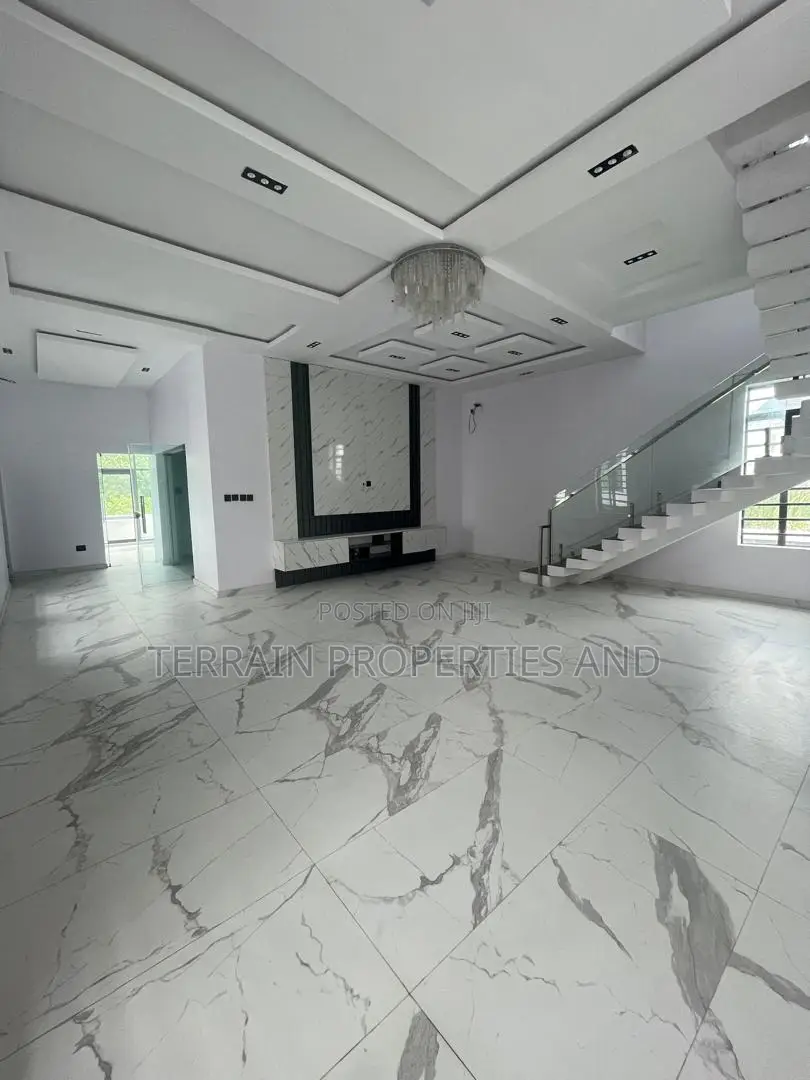 Furnished 5bdrm Duplex in Ikota for sale