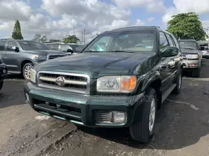 Nissan Pathfinder Automatic 2001 Green