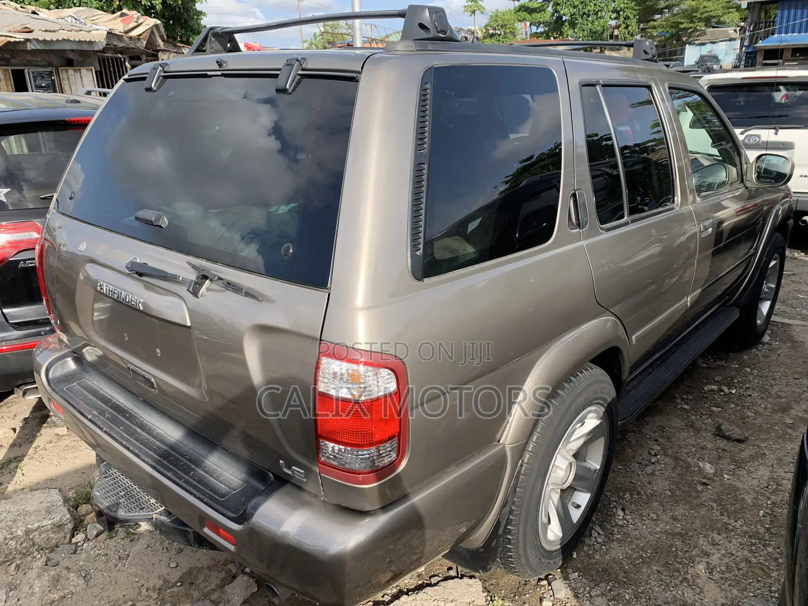 Nissan Pathfinder 2003 Gray