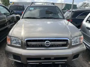 Nissan Pathfinder 2003 Gray