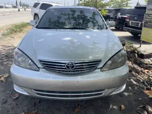 Toyota Camry LE V6 4dr Sedan (3.0L 6cyl 5A) 2005 Gray