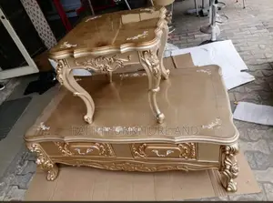 Royal Table and 1 Side Stool