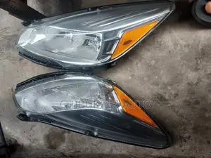 Head Light Ford Escape 2012