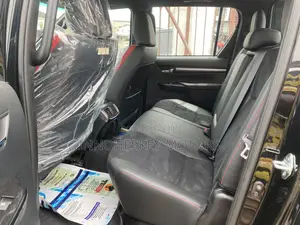 New Toyota Hilux 2023 Black
