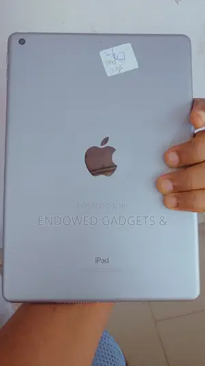 Apple iPad 9.7 32 GB Silver