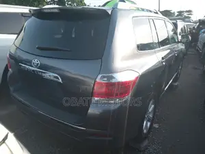 Toyota Highlander Limited 3.5l 4WD 2013 Gray