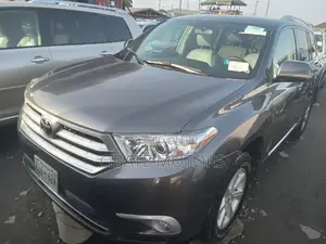 Toyota Highlander Limited 3.5l 4WD 2013 Gray