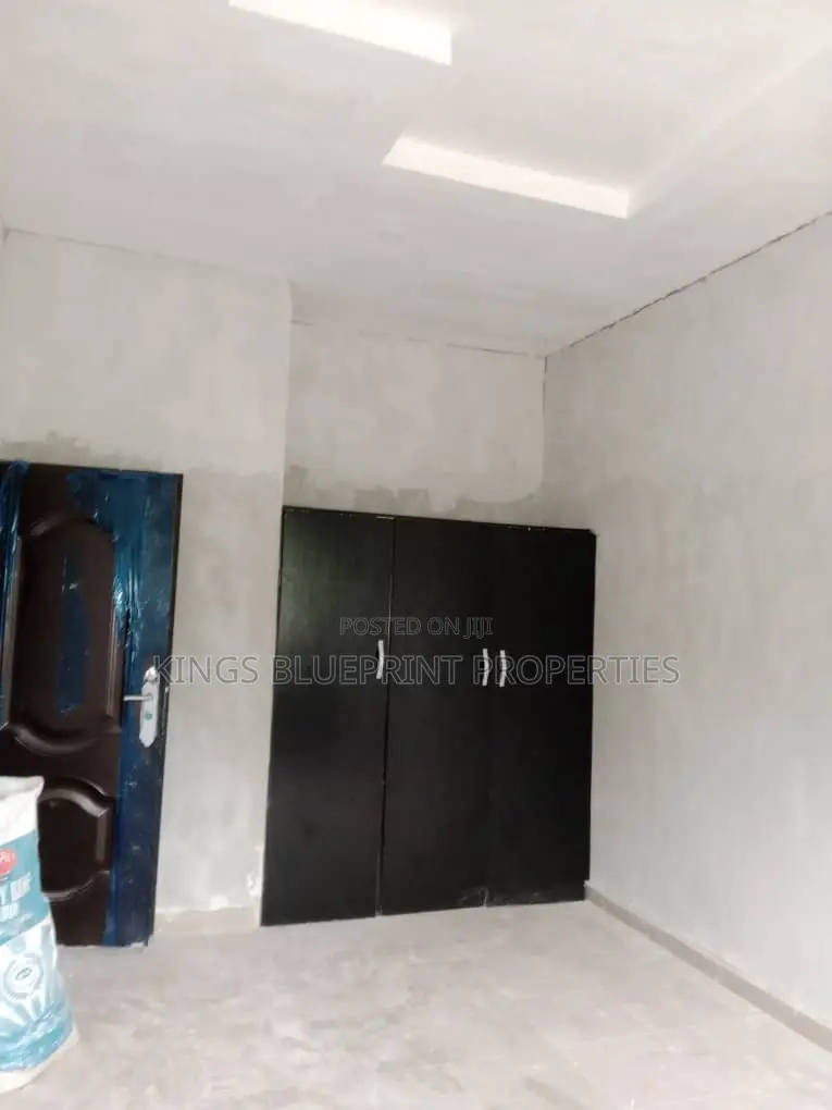 2bdrm Block of Flats in Osubi, Warri for rent