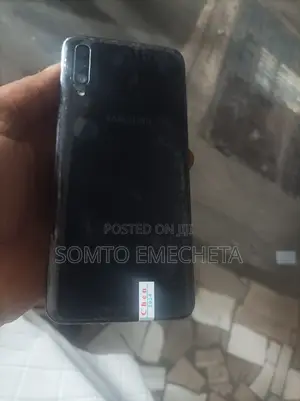 Photo - Samsung Galaxy A70 128 GB Black