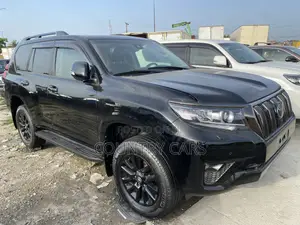 Toyota Land Cruiser Prado 2022 Black