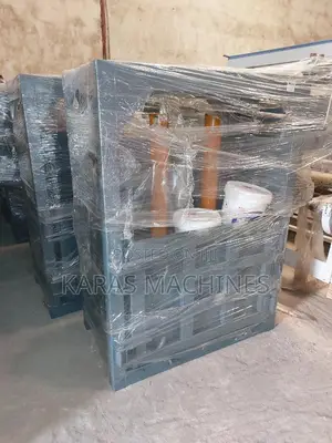 Hydraulic Baling Machine