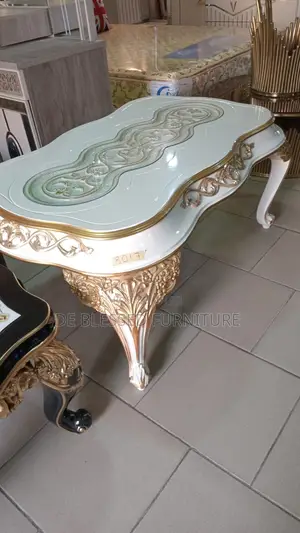 Royal Center Table