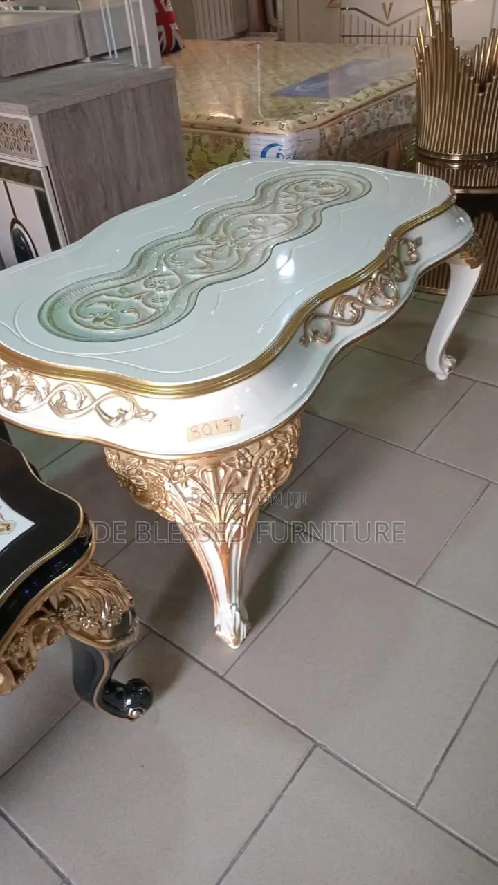 Royal Center Table