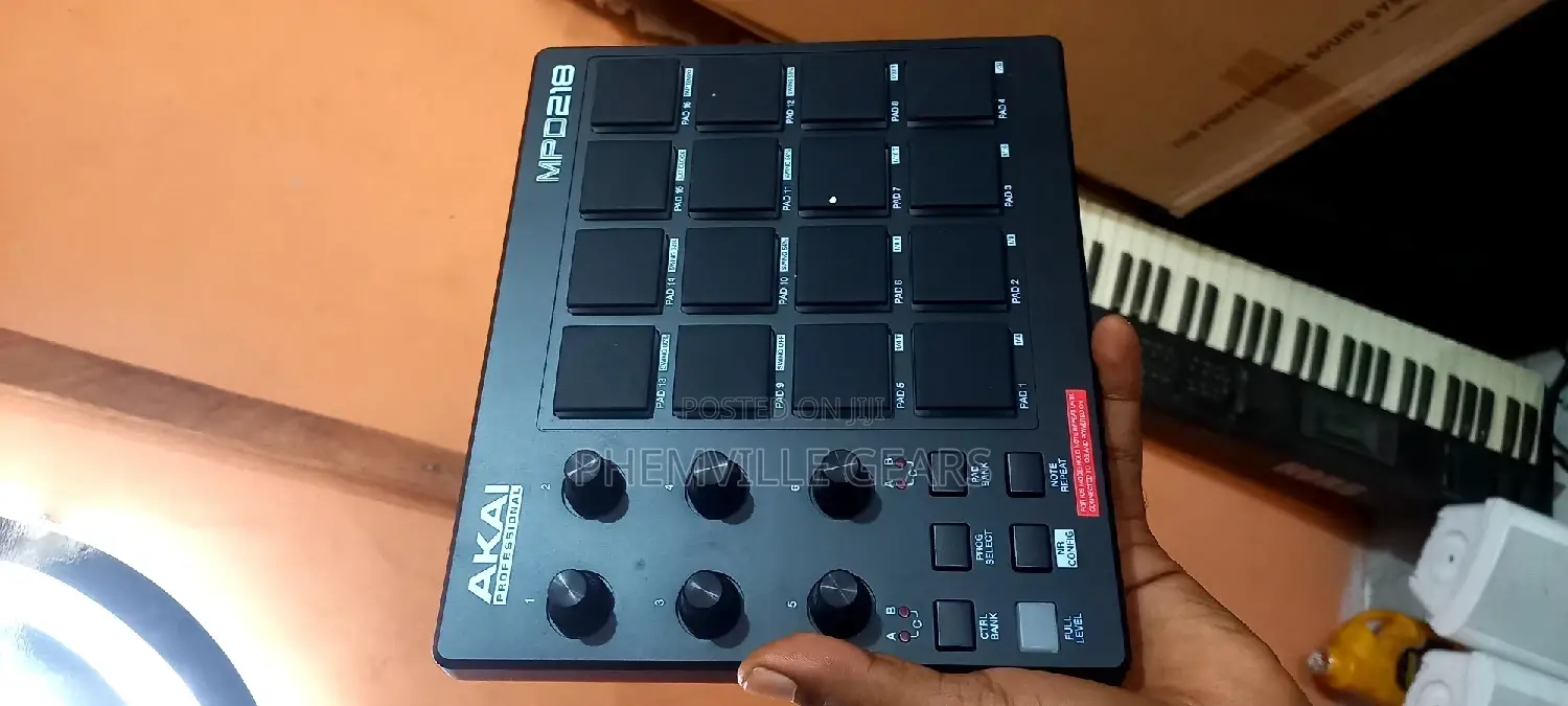 AKAI MPD218 Drums Pad