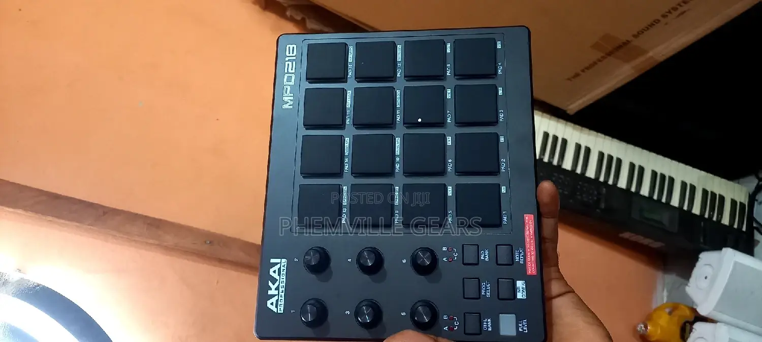 AKAI MPD218 Drums Pad