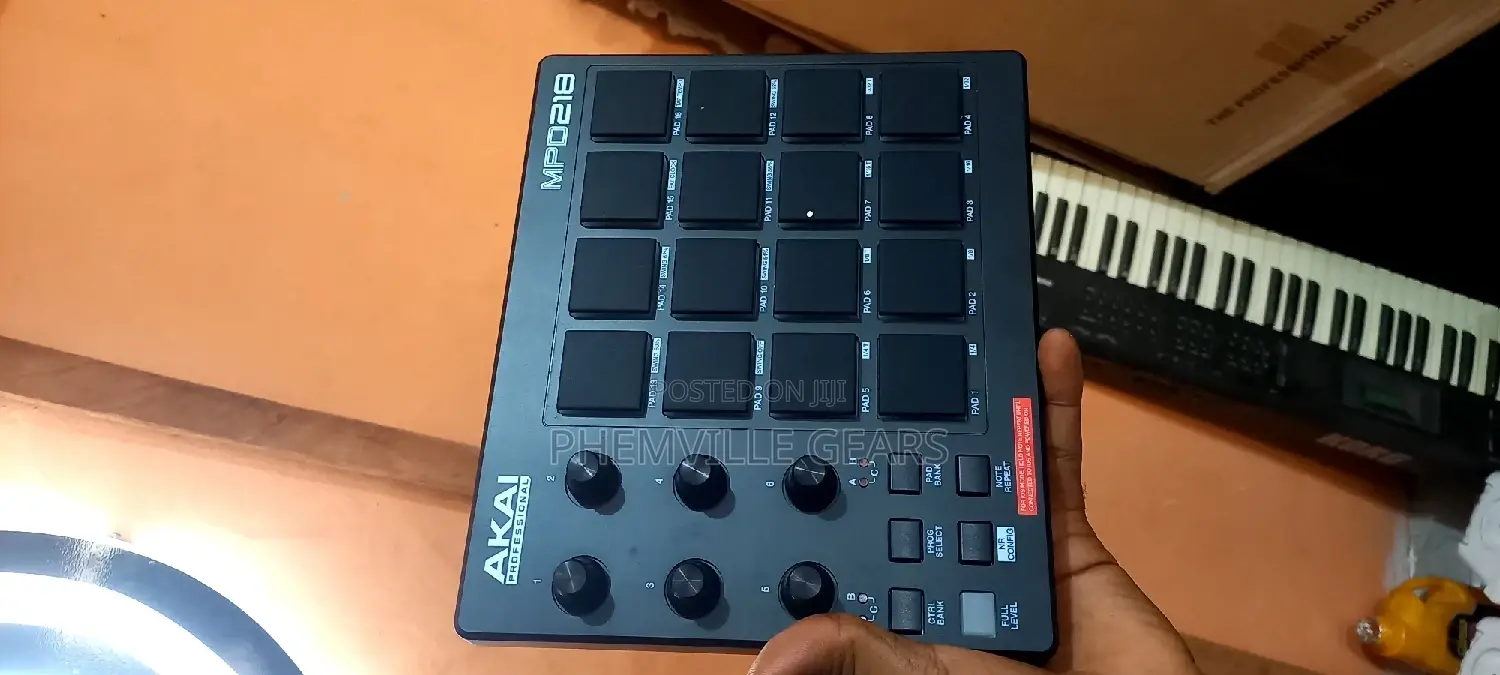 AKAI MPD218 Drums Pad