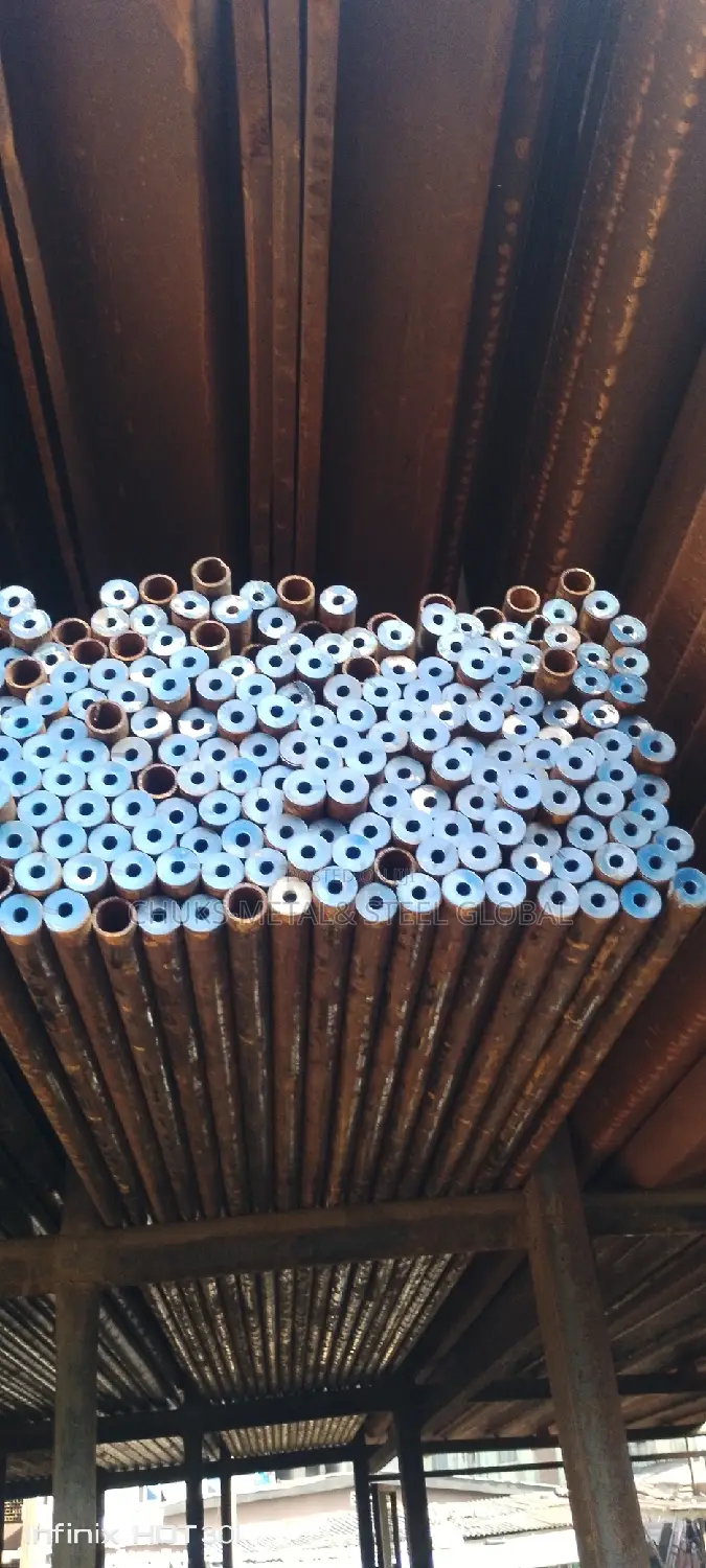 All Sizes of Seamless Pipe Available in Various Thickness