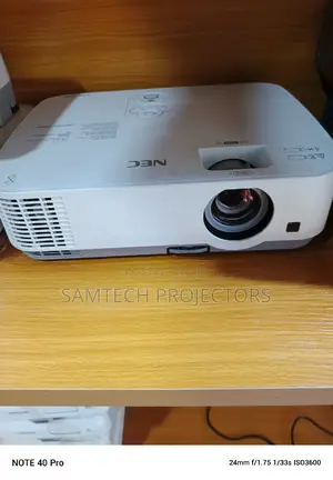 London Used NEC Projector With 2 HDMI Ports Here in Ikeja