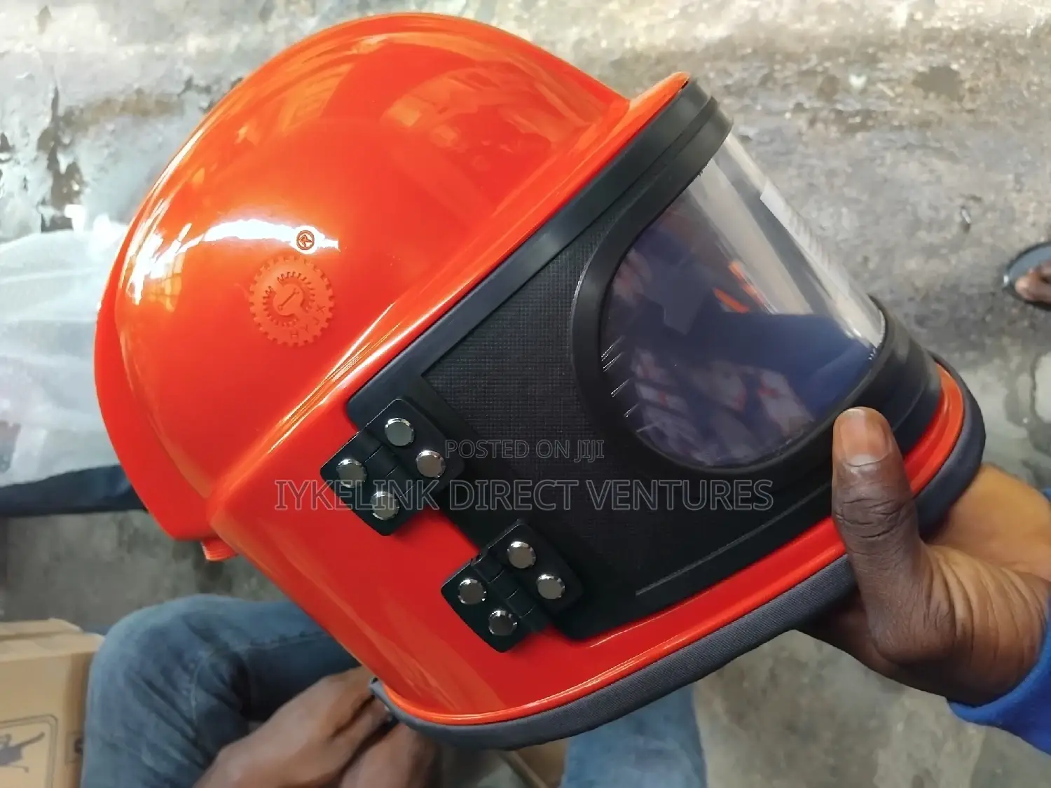 Holdwin Red Sandblasting Helmet.