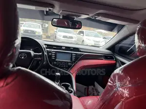 Toyota Camry 2019 White