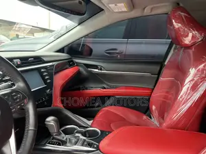 Toyota Camry 2019 White