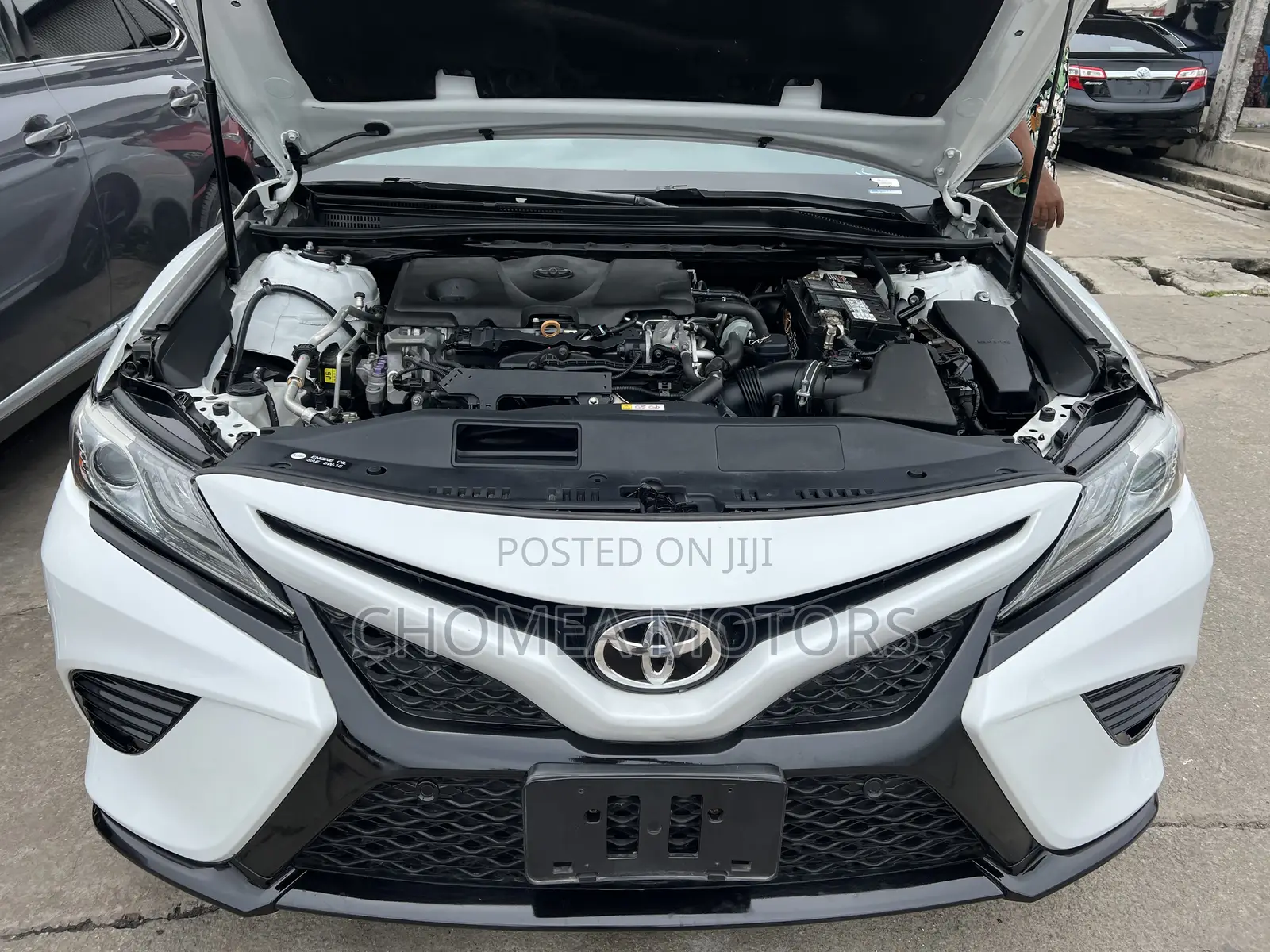 Toyota Camry 2019 White