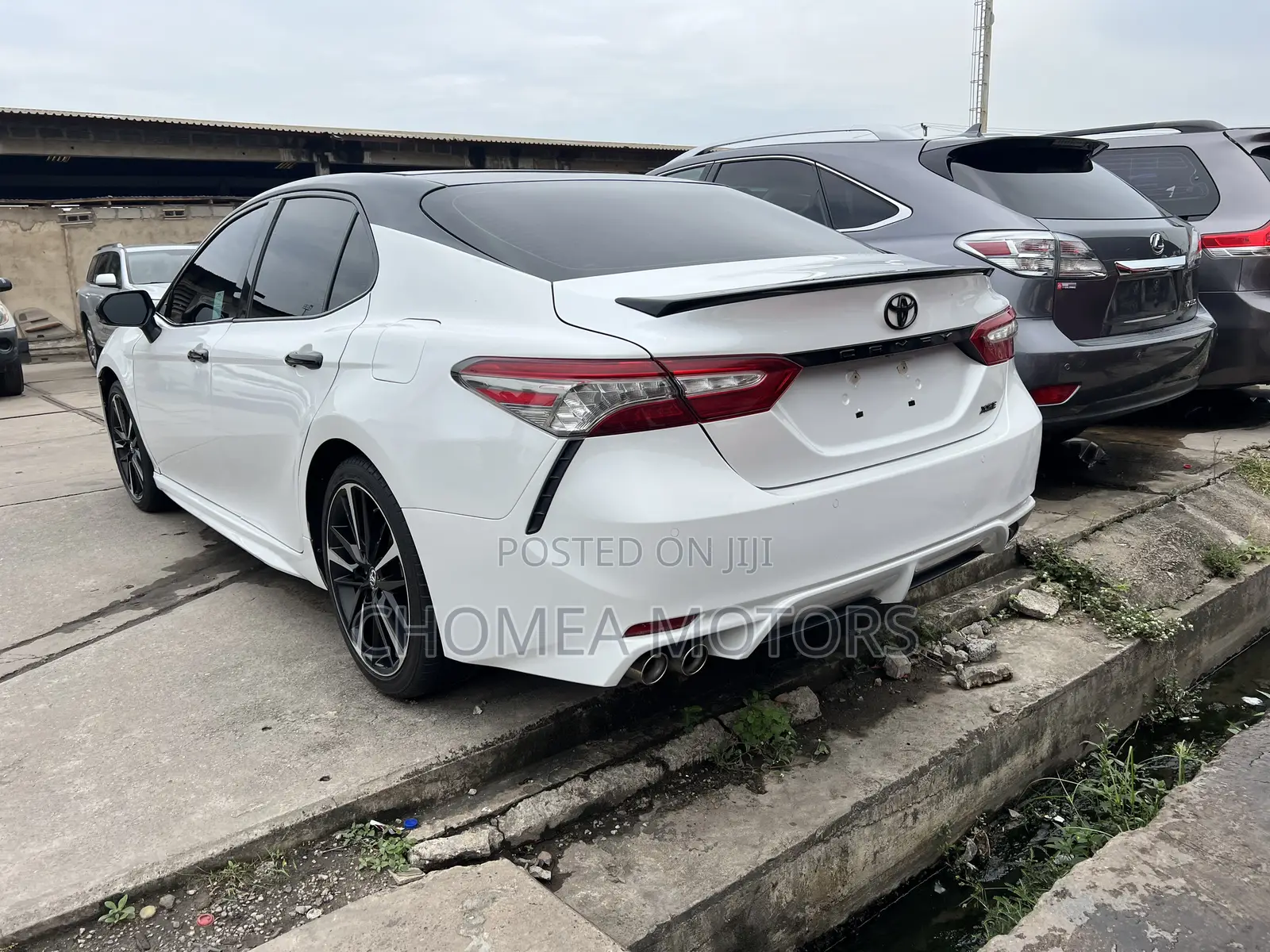 Toyota Camry 2019 White