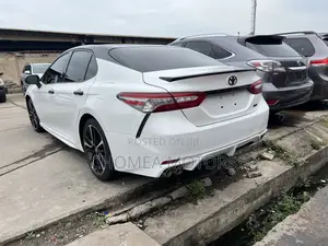 Toyota Camry 2019 White