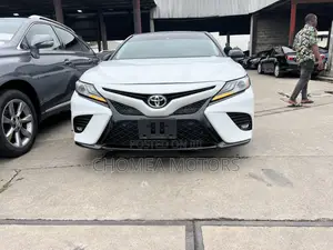 Toyota Camry 2019 White