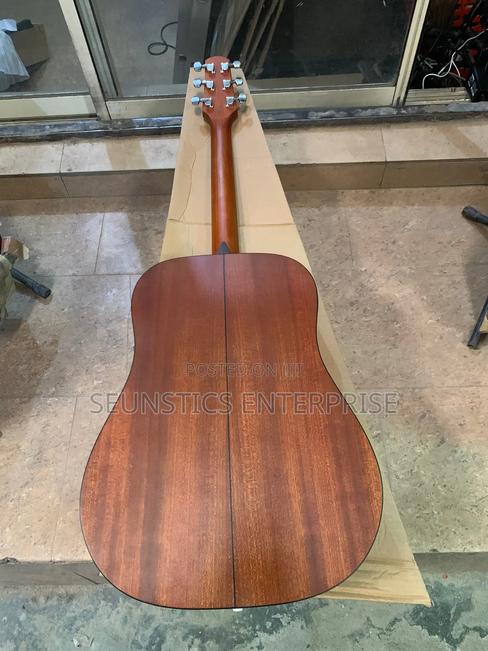 Quality Walden Pure Acoustic Guitar