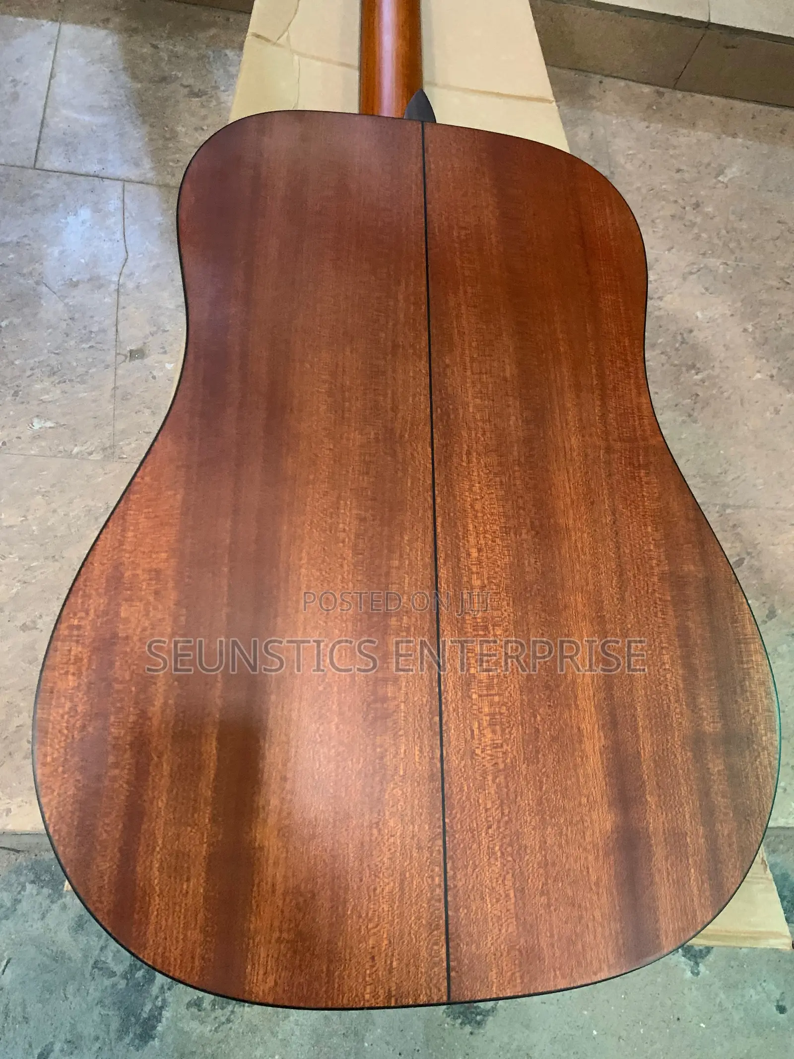 Quality Walden Pure Acoustic Guitar