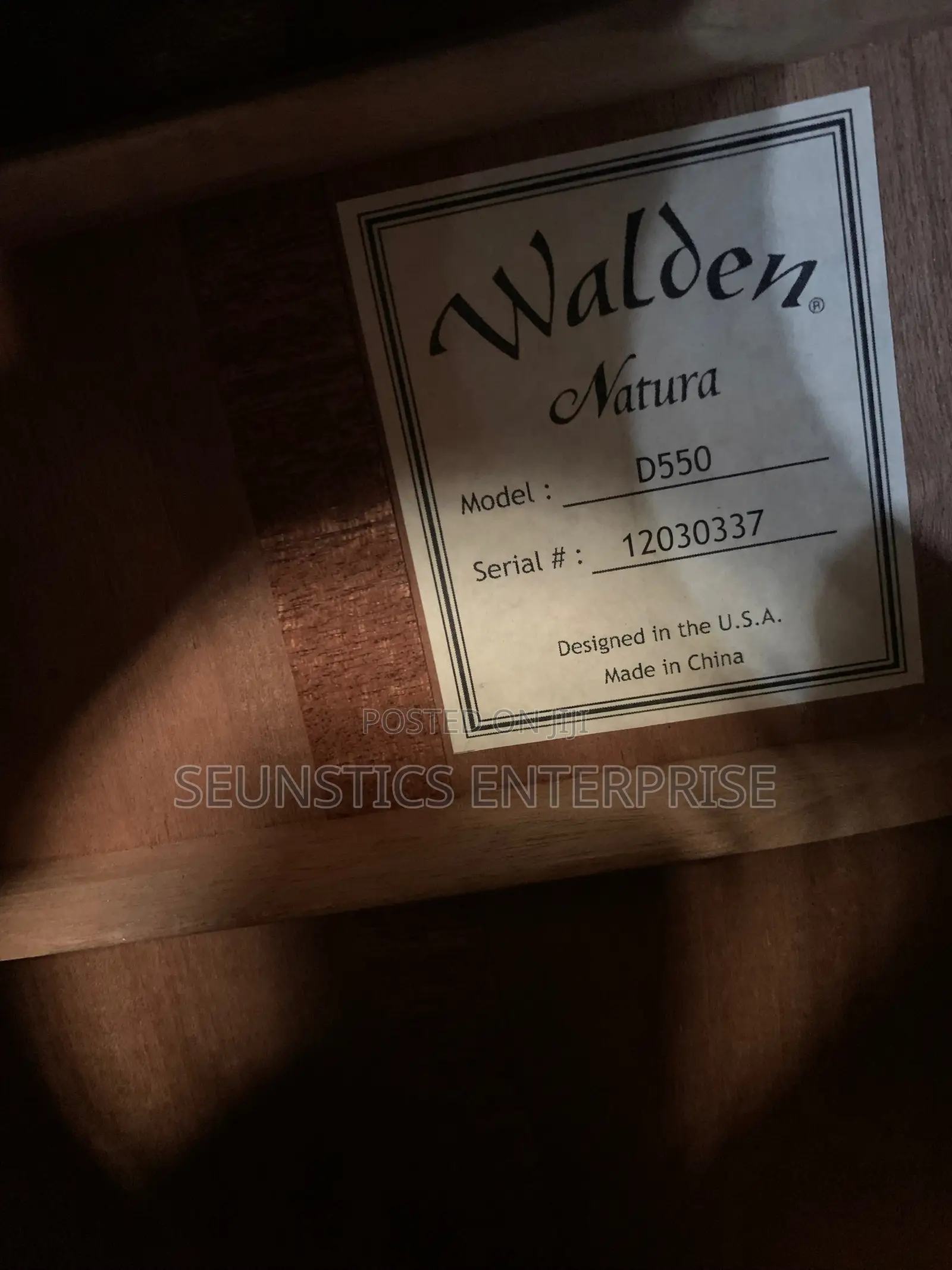 Quality Walden Pure Acoustic Guitar
