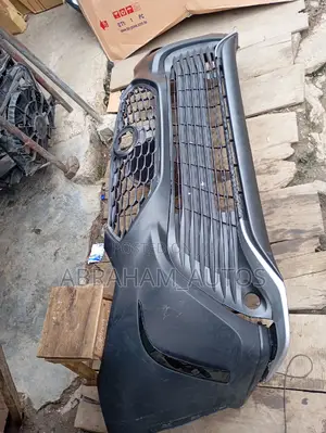 Complete Front Bumper Highlander 2022 Available as Seen