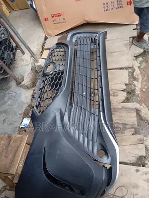 Complete Front Bumper Highlander 2022 Available as Seen