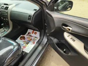 Toyota Corolla 2012 Gray