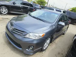 Toyota Corolla 2012 Gray