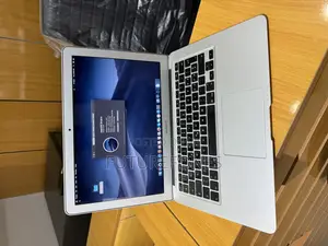 Laptop Apple MacBook Pro 2017 8GB Intel Core I5 SSD 256GB