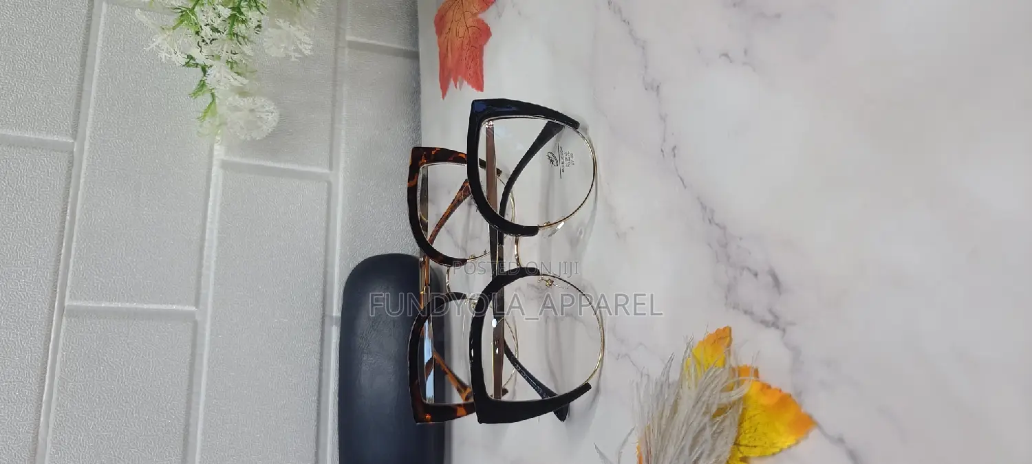 Extra Clear Female Eyeglasses