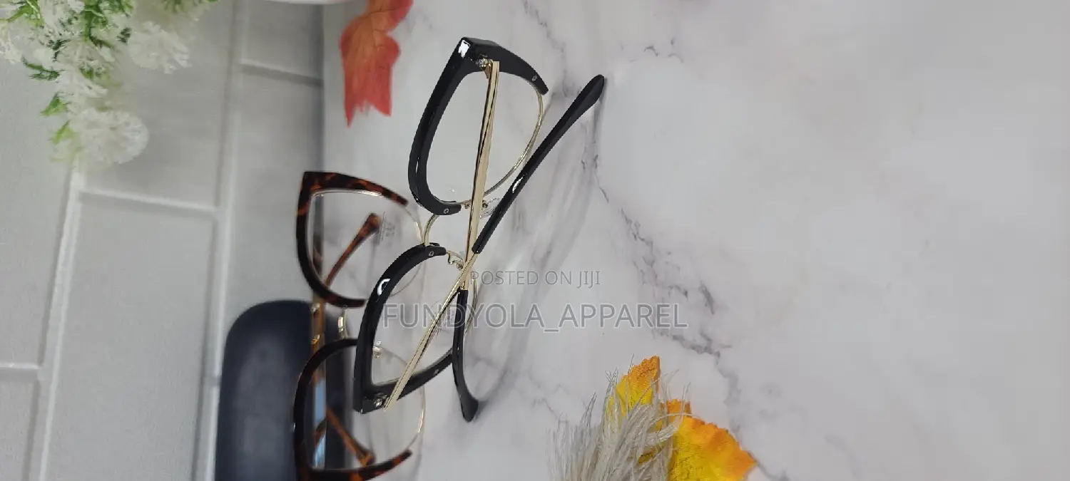Extra Clear Female Eyeglasses