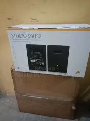 Photo - Studio 50 USB Monitor
