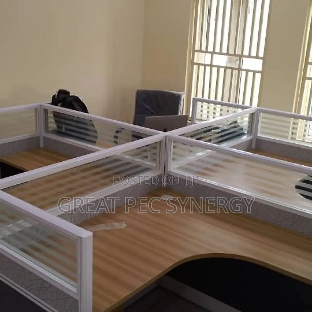 4 Space Standard Office Work Station