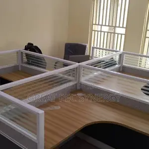4 Space Standard Office Work Station