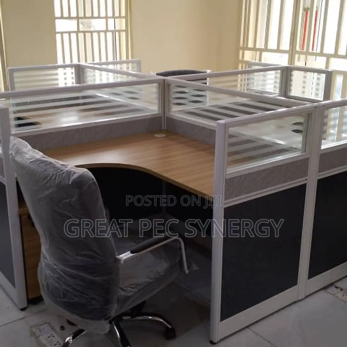 4 Space Standard Office Work Station