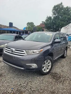 Toyota Highlander SE 2012 Gray