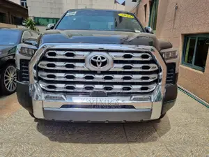 Toyota Tundra 2022 Black