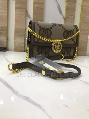 Photo - Original Luxury Women's Bags  Louis Vuitton Available